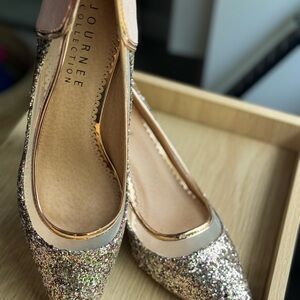 Journee Collection Gold Glitter Heels